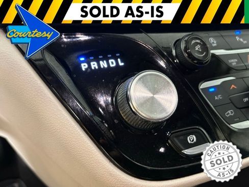 Used 2017 Chrysler Pacifica Touring-L FWD image 27