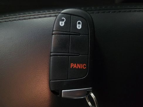 Used 2018 Jeep Grand Cherokee Laredo image 32