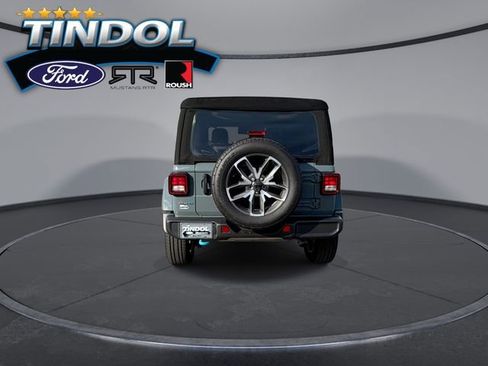 Used 2024 Jeep Wrangler Unlimited image 6
