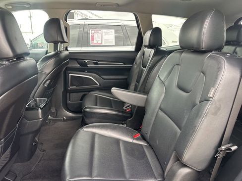 Used 2025 Kia Telluride S FWD image 11