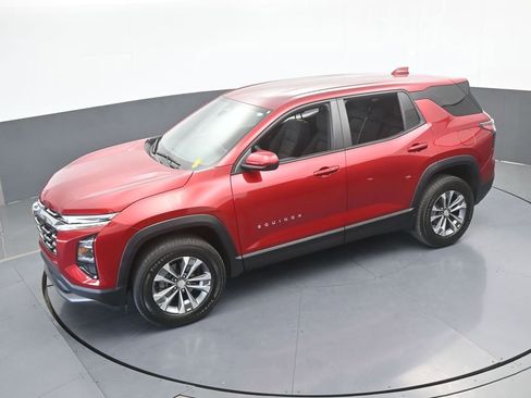 Used 2025 Chevrolet Equinox LT image 46