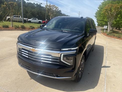 New 2026 Chevrolet Suburban LT w/ Comfort Package RWD image 27