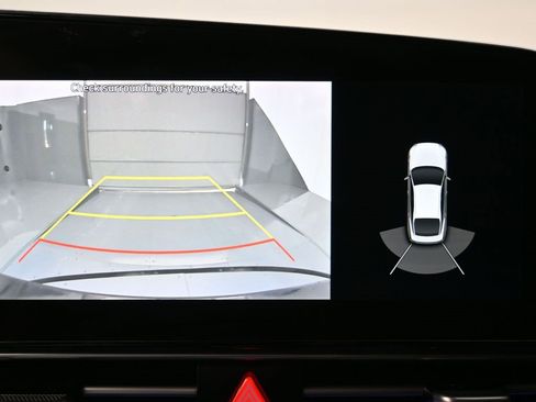 Used 2023 Hyundai Elantra Limited image 16