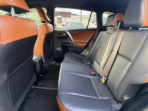 Used 2016 Toyota RAV4 SE w/ Advanced Technology Package image 17