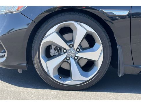 Used 2018 Honda Accord Touring image 43