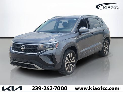 Used 2022 Volkswagen Taos SE AWD/4WD image 3
