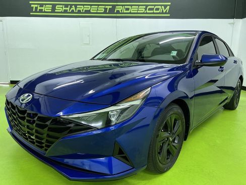 Used 2022 Hyundai Elantra SEL FWD image 5
