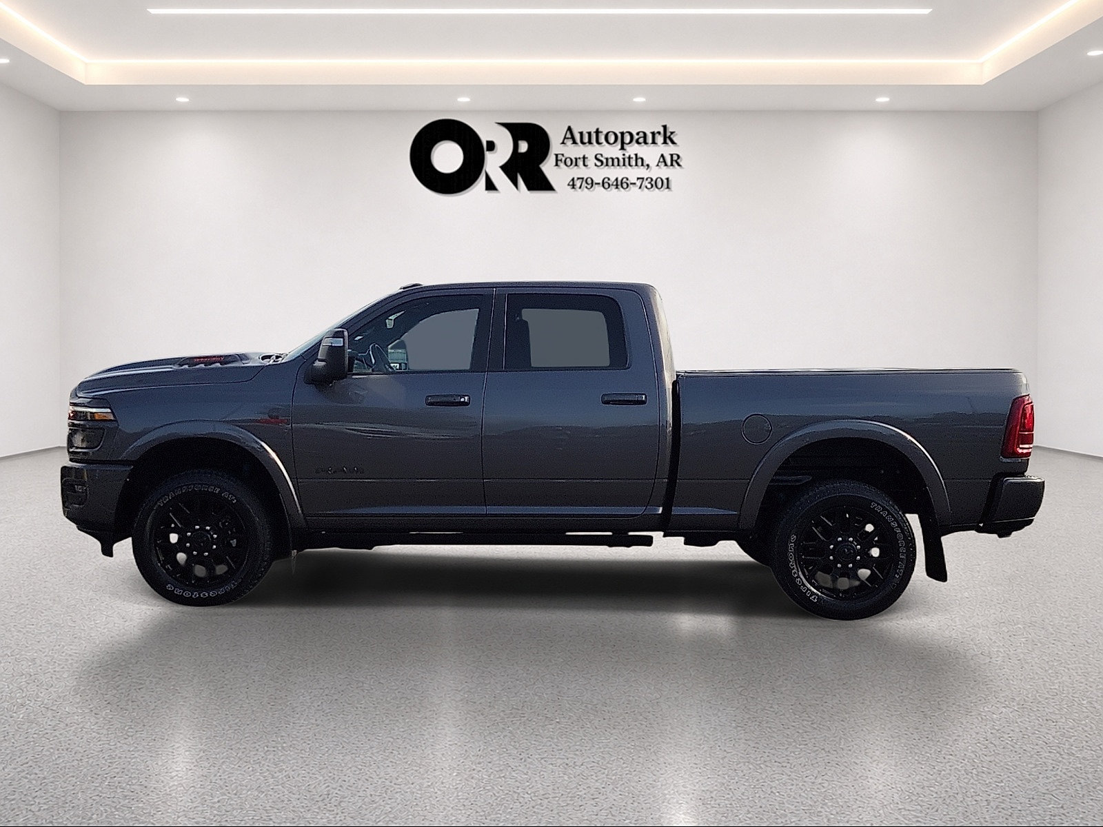 Used 2025 RAM 2500 Limited AWD/4WD image 3