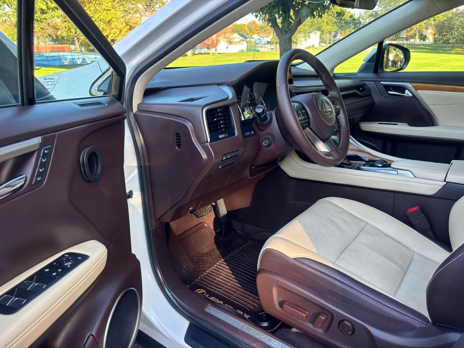 Used 2018 Lexus RX 350 AWD w/ Premium Package image 11