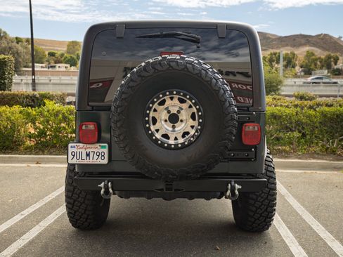 Used 2006 Jeep Wrangler Unlimited Rubicon AWD/4WD image 6