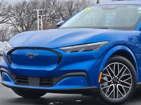 Certified 2025 Ford Mustang Mach-E Premium image 2