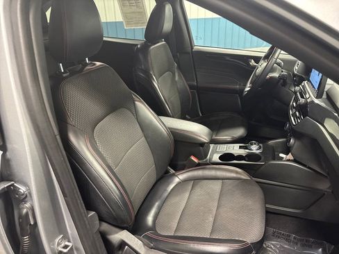 Used 2023 Ford Escape ST-Line image 34