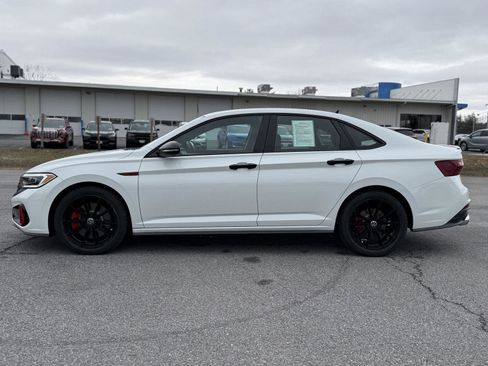 Used 2024 Volkswagen Jetta GLI 40th Anniversary Edition image 8