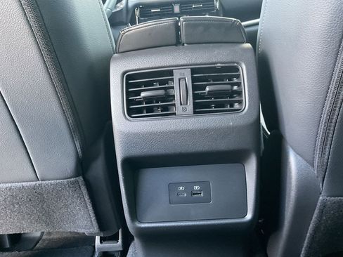 Used 2023 Nissan Rogue SL FWD image 15