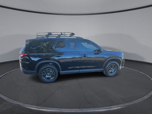 Used 2023 Honda Pilot TrailSport image 17