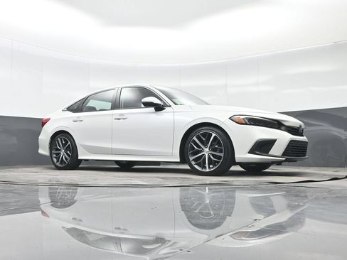 Used 2022 Honda Civic Touring image 32