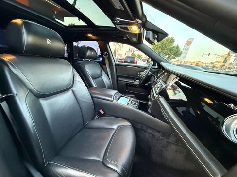 Used 2015 Rolls-Royce Ghost RWD image 42