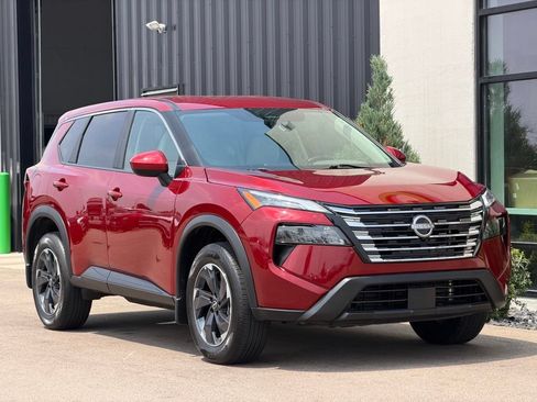 Used 2024 Nissan Rogue SV AWD/4WD image 4