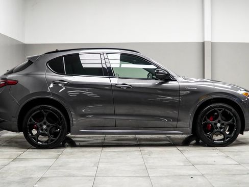 Used 2023 Alfa Romeo Stelvio Veloce image 7