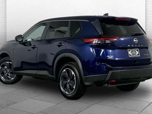 Used 2024 Nissan Rogue SV AWD/4WD image 11