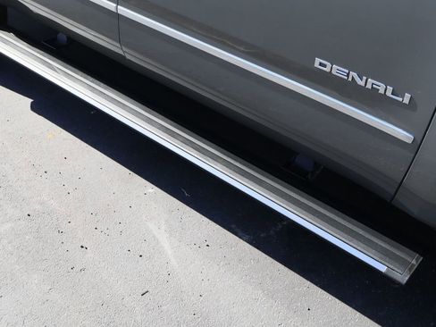 Used 2018 GMC Yukon XL Denali w/ Open Road Package image 10