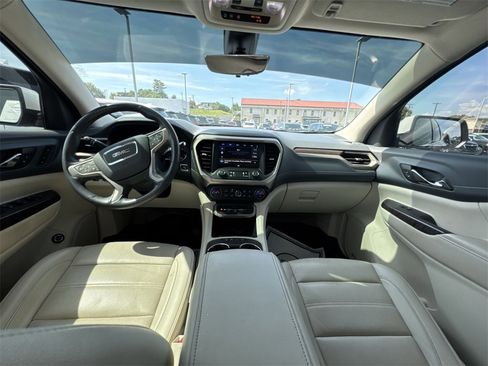 Used 2021 GMC Acadia Denali w/ Denali Technology Package image 10