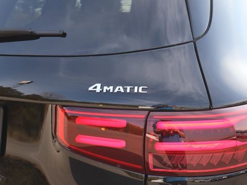 New 2026 Mercedes-Benz GLB 250 4MATIC image 8