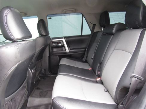 Used 2022 Toyota 4Runner SR5 Premium w/ TRD Black Wheel Package (TMS) AWD/4WD image 17