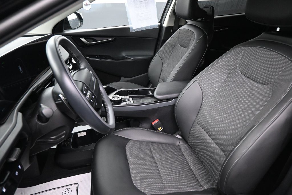 Used 2025 Kia EV6 Light w/ Light LR Technology Package RWD image 23