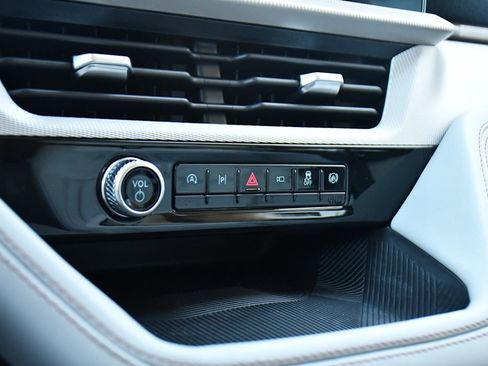 Used 2026 Ford Explorer Active w/ Active Comfort Package image 31