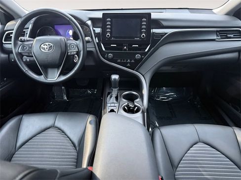 Used 2023 Toyota Camry SE image 10