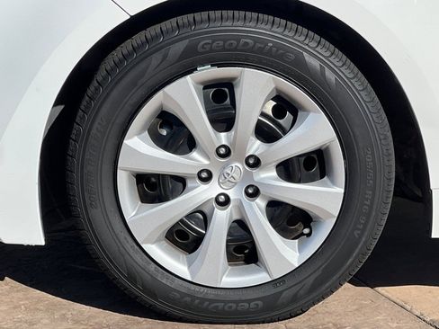 Certified 2024 Toyota Corolla LE image 32