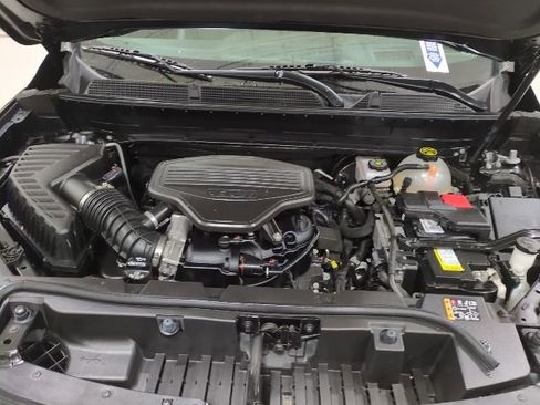 Used 2023 GMC Acadia AT4 w/ Technology Package image 8