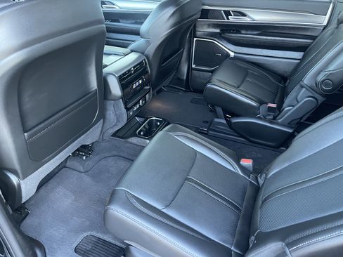 New 2026 Jeep Grand Wagoneer L 4WD w/ HD Trailer Tow Package image 22