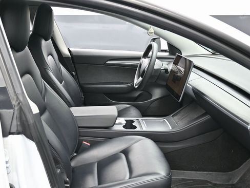 Used 2022 Tesla Model 3 Standard Range image 39