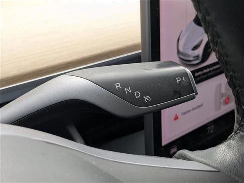 Used 2020 Tesla Model 3 Standard Range image 9
