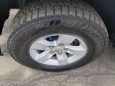 Used 2019 RAM 1500 Classic SLT AWD/4WD image 35