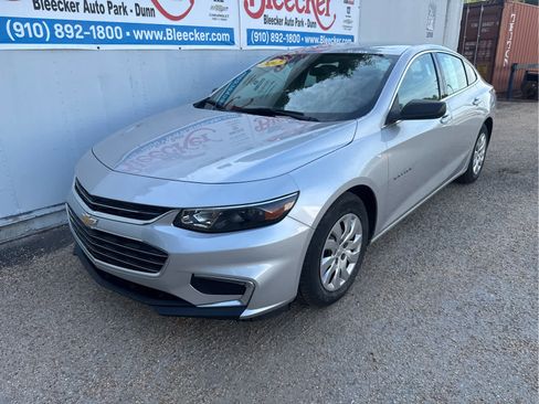 Used 2017 Chevrolet Malibu L FWD image 5