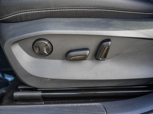 Used 2023 Volkswagen Taos SE image 23