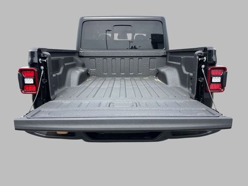 New 2026 Jeep Gladiator Sport AWD/4WD image 3