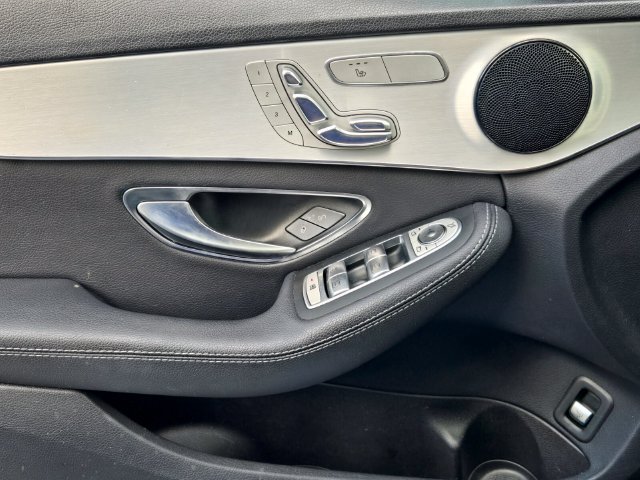 Used 2019 Mercedes-Benz C 300 Sedan image 25