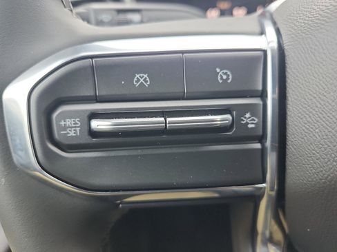 New 2026 GMC Canyon Elevation w/ Convenience Package image 17