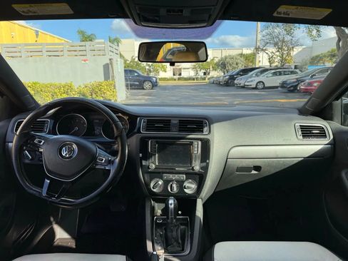Used 2017 Volkswagen Jetta Sport FWD image 16