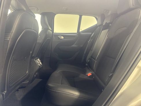 Used 2020 Volvo XC40 T5 Momentum AWD/4WD image 21
