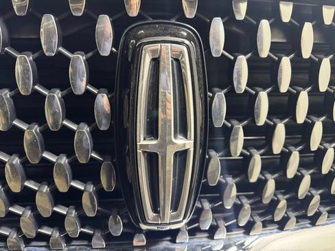 Certified 2023 Lincoln Navigator Black Label AWD/4WD image 9