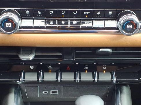 Used 2023 GMC Canyon AT4 w/ AT4 Premium Package image 24