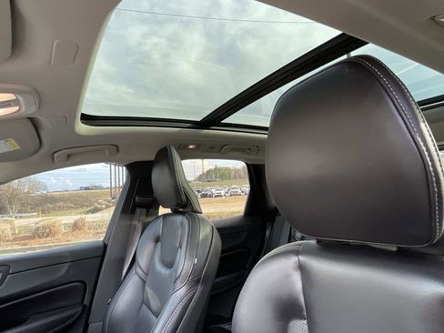 Used 2023 Volvo XC60 B5 Ultimate w/ Climate Package image 21