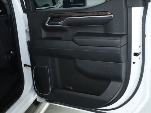 Used 2022 GMC Sierra 1500 SLE image 28