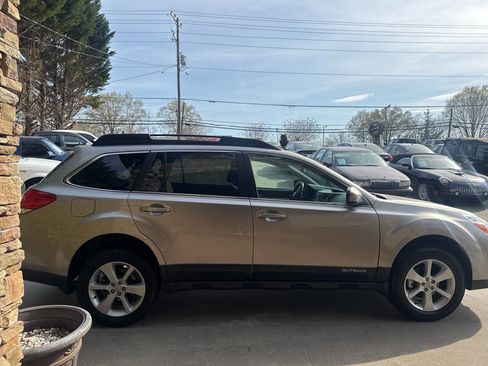 Used 2014 Subaru Outback 2.5i Premium w/ Popular Package #1B image 7