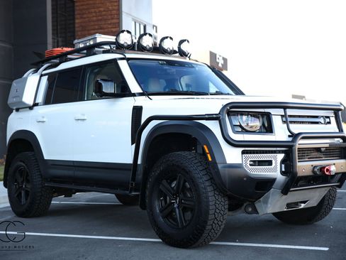 Used 2021 Land Rover Defender 110 SE image 27